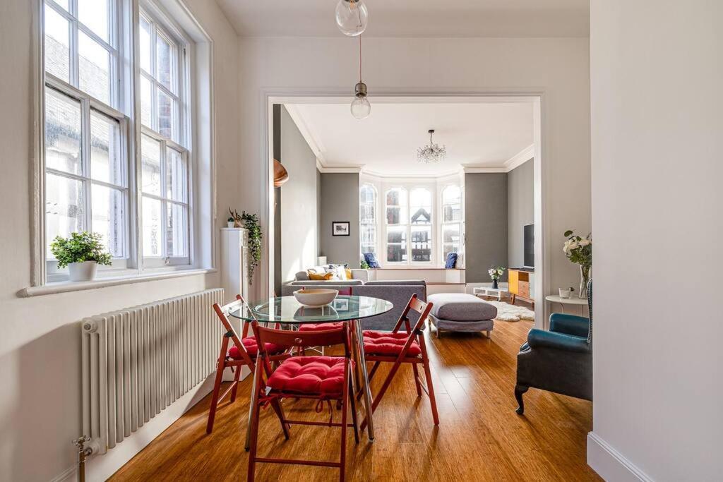 Luxury 2 Bed Apartment In The Heart Of Chester Extérieur photo