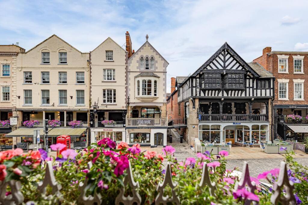 Luxury 2 Bed Apartment In The Heart Of Chester Extérieur photo