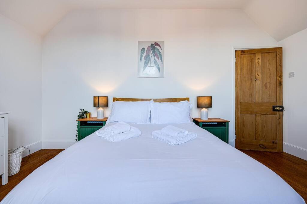 Luxury 2 Bed Apartment In The Heart Of Chester Extérieur photo