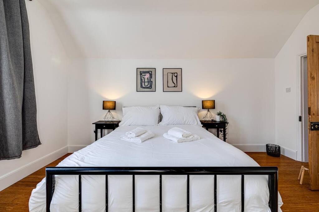 Luxury 2 Bed Apartment In The Heart Of Chester Extérieur photo