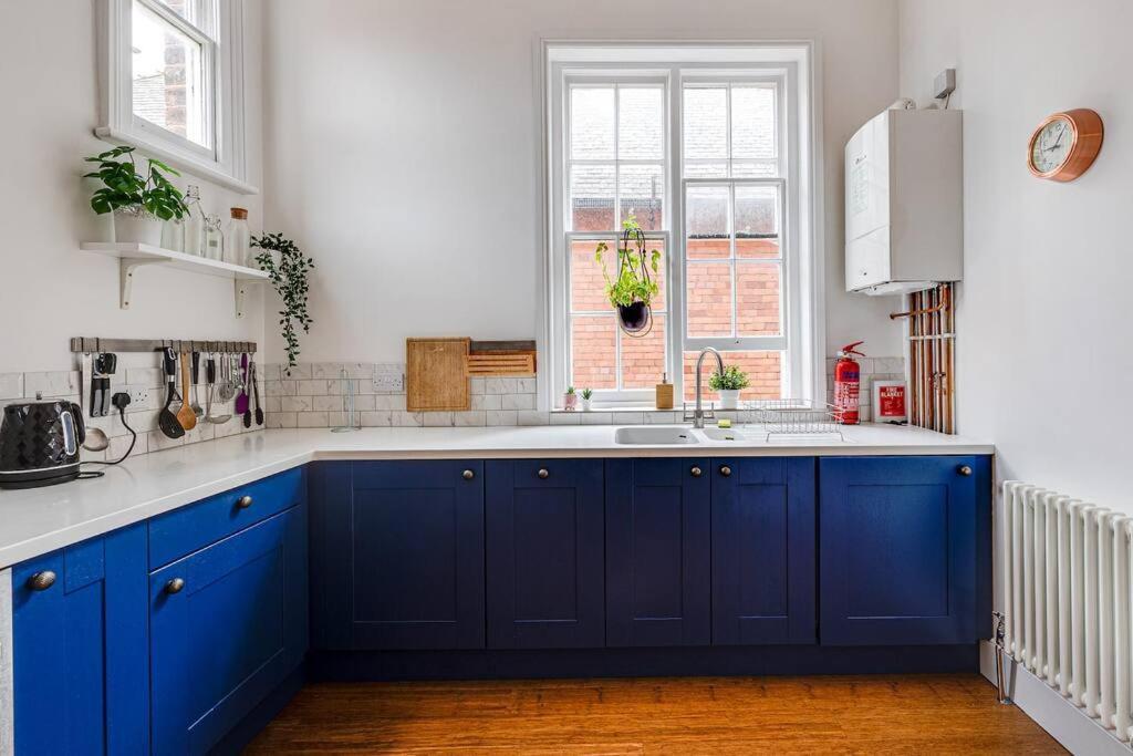 Luxury 2 Bed Apartment In The Heart Of Chester Extérieur photo