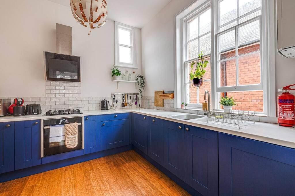 Luxury 2 Bed Apartment In The Heart Of Chester Extérieur photo