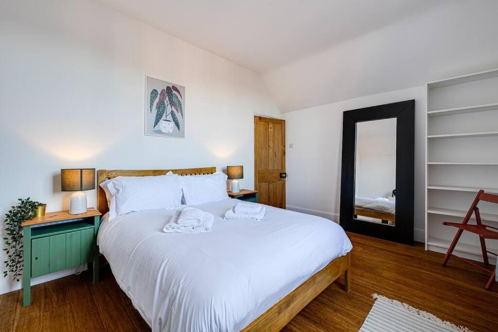 Luxury 2 Bed Apartment In The Heart Of Chester Extérieur photo